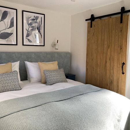 Finwood Green Farm Holiday Cottages-The Calf Shed And The Milk Parlour 헨리인아덴 외부 사진