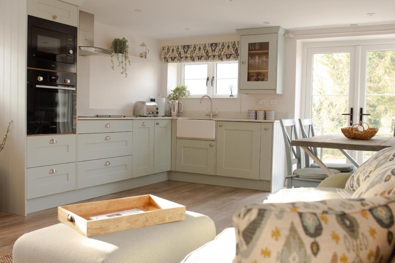Finwood Green Farm Holiday Cottages-The Calf Shed And The Milk Parlour 헨리인아덴 외부 사진