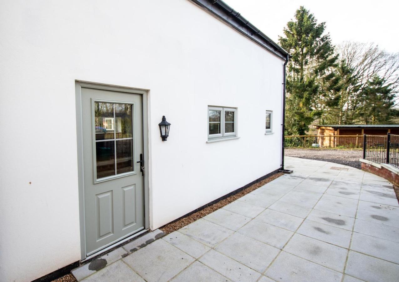 Finwood Green Farm Holiday Cottages-The Calf Shed And The Milk Parlour 헨리인아덴 외부 사진