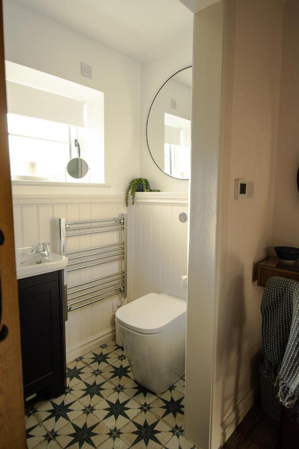Finwood Green Farm Holiday Cottages-The Calf Shed And The Milk Parlour 헨리인아덴 외부 사진