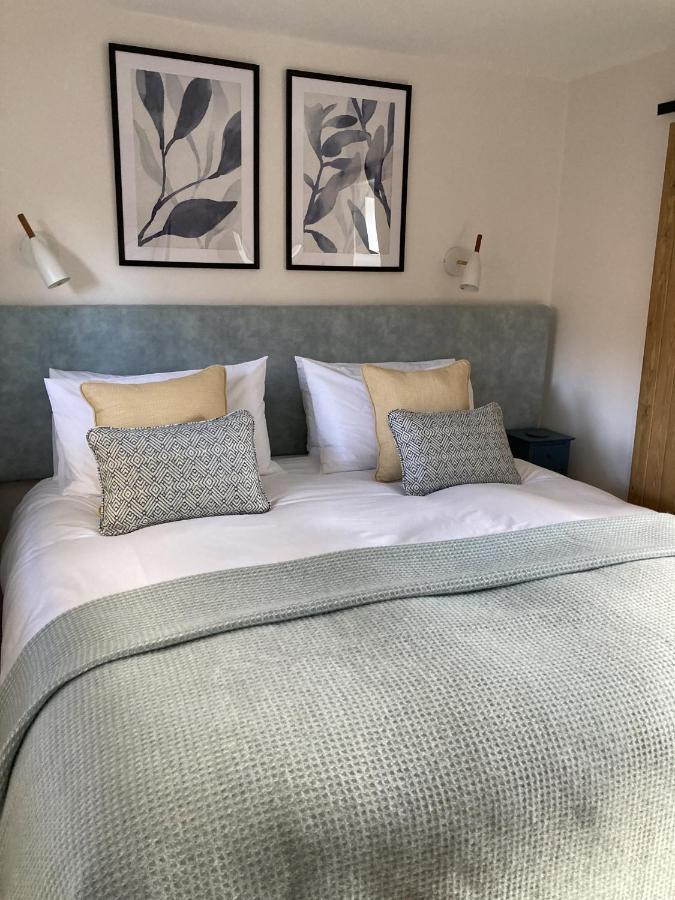 Finwood Green Farm Holiday Cottages-The Calf Shed And The Milk Parlour 헨리인아덴 외부 사진