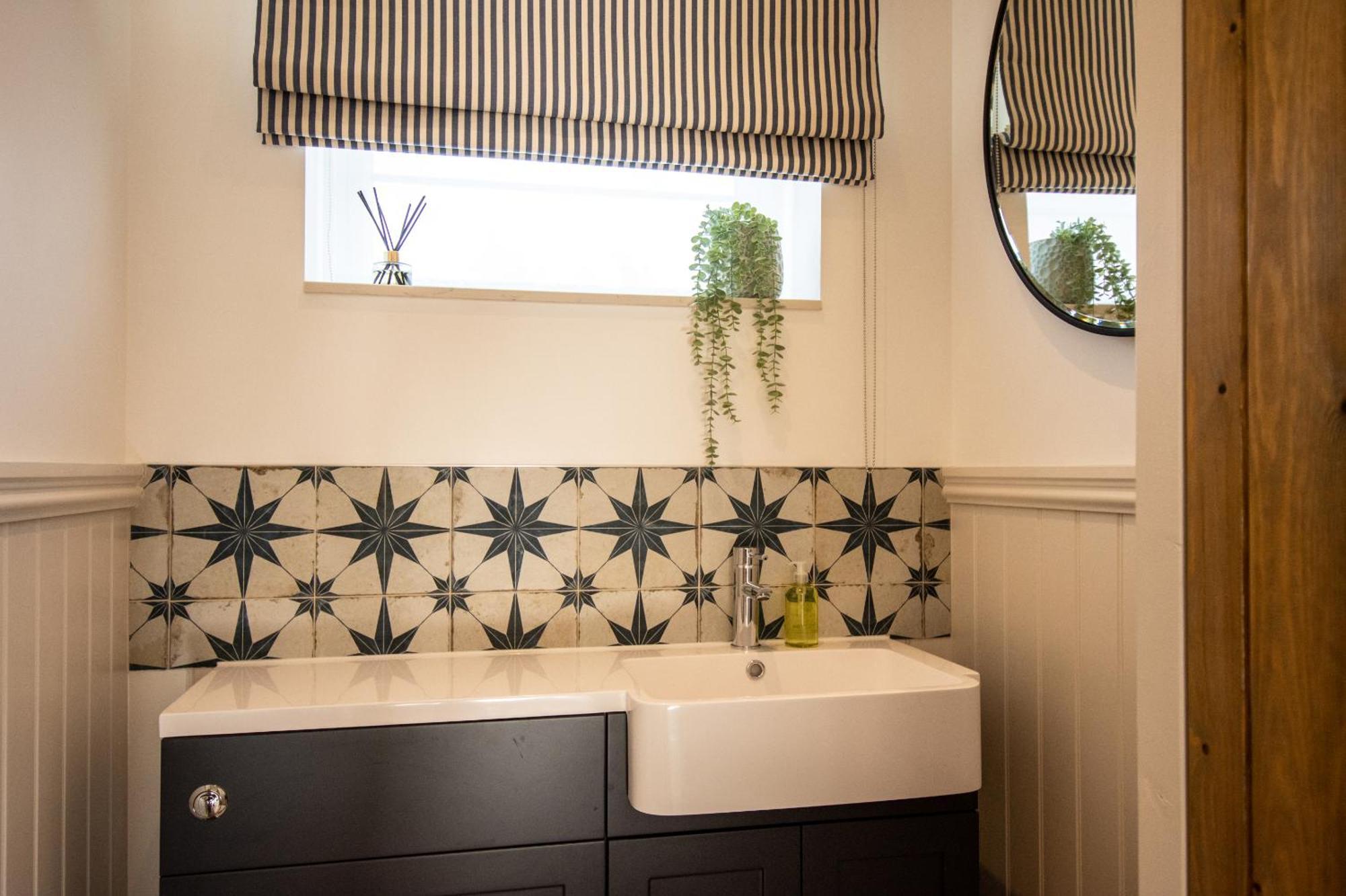 Finwood Green Farm Holiday Cottages-The Calf Shed And The Milk Parlour 헨리인아덴 객실 사진