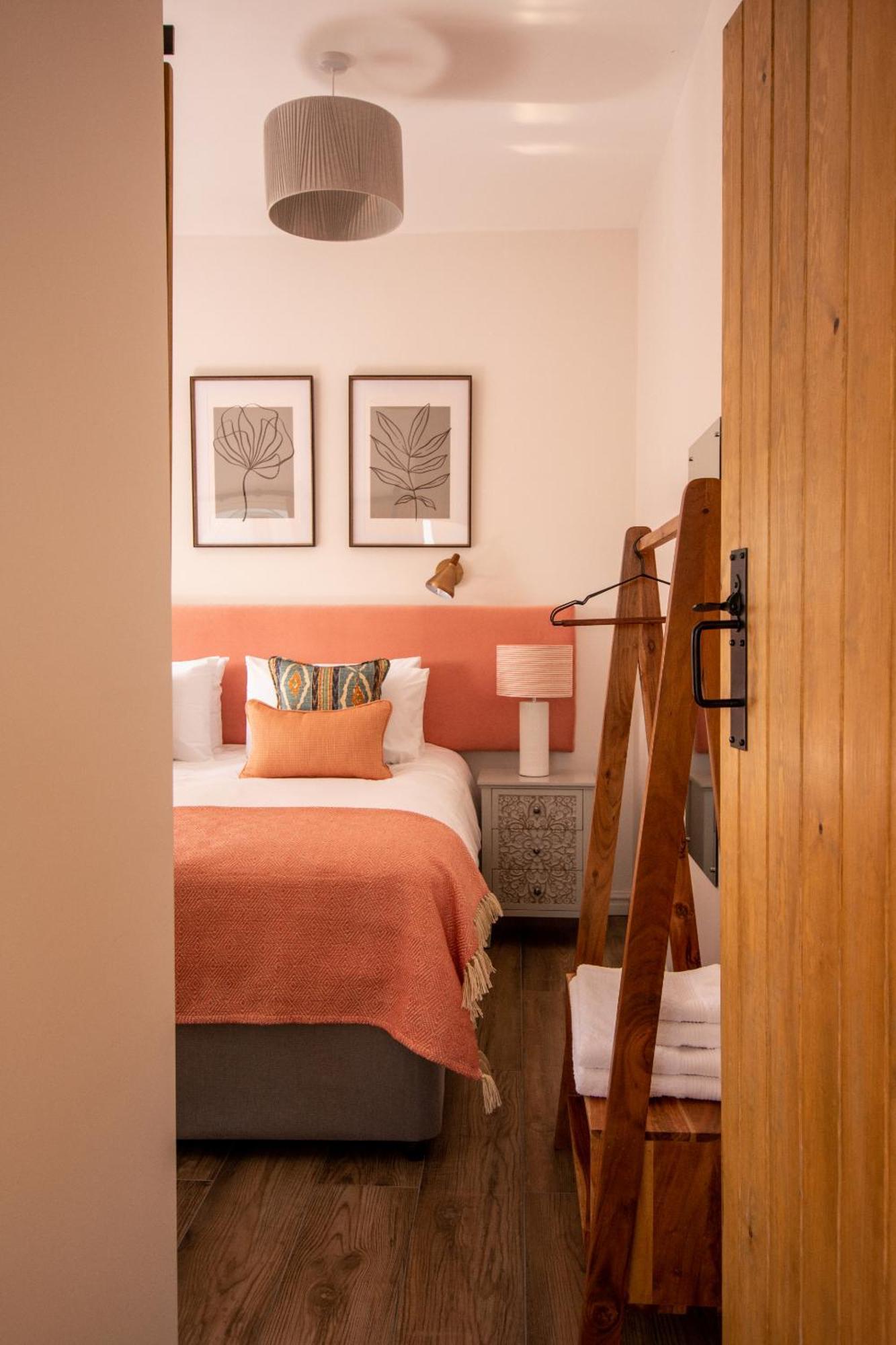 Finwood Green Farm Holiday Cottages-The Calf Shed And The Milk Parlour 헨리인아덴 객실 사진