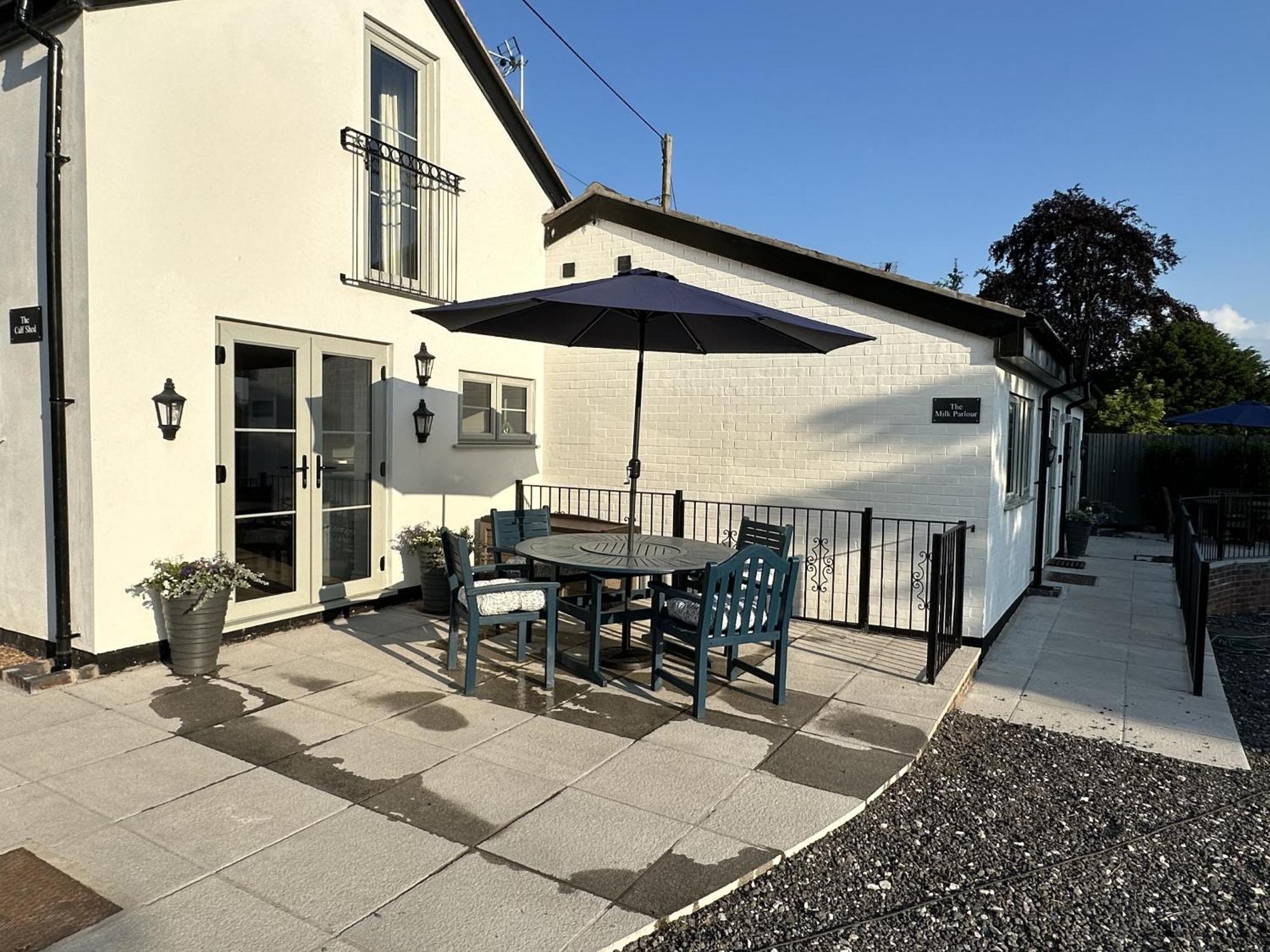 Finwood Green Farm Holiday Cottages-The Calf Shed And The Milk Parlour 헨리인아덴 외부 사진