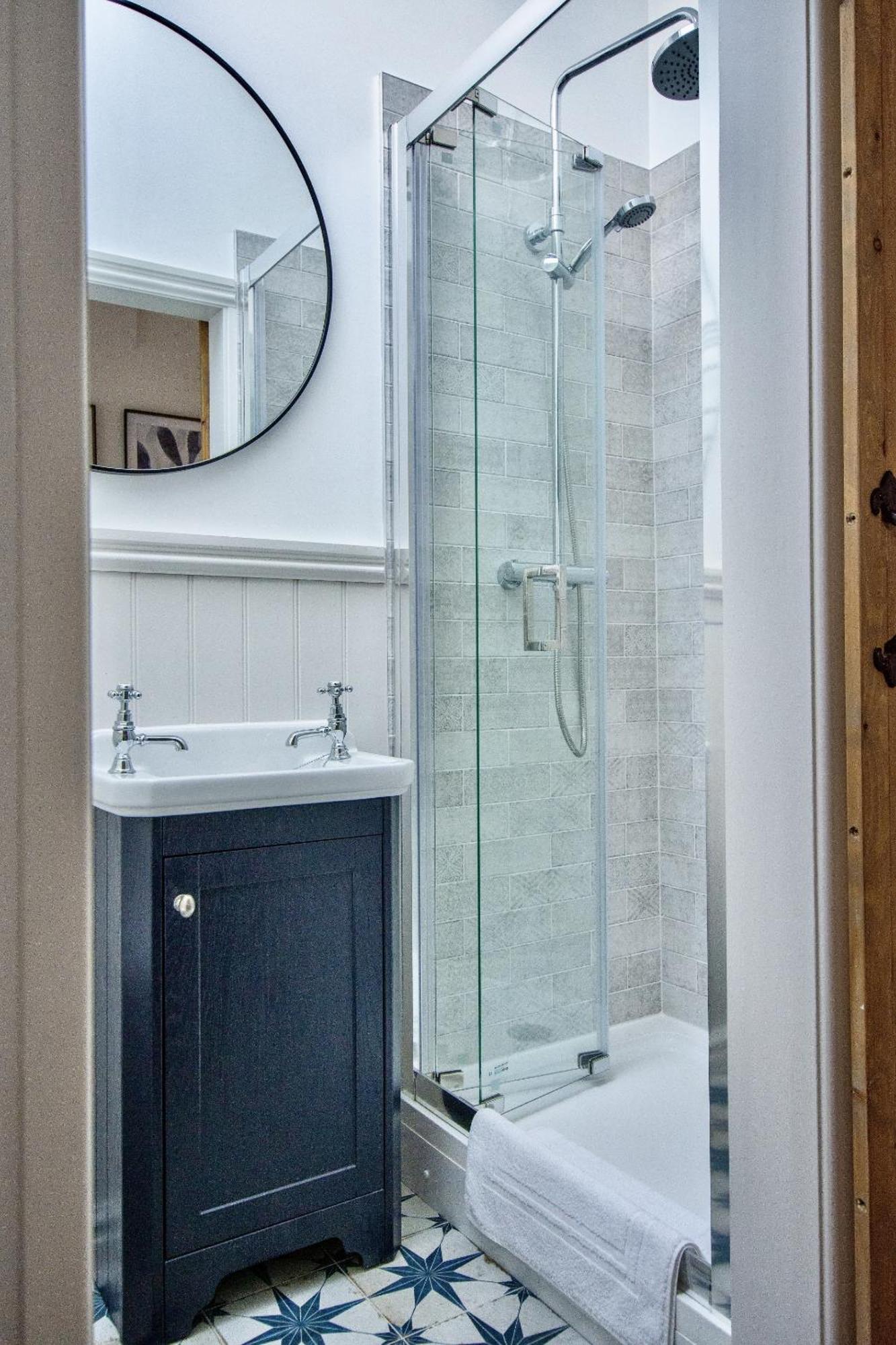 Finwood Green Farm Holiday Cottages-The Calf Shed And The Milk Parlour 헨리인아덴 객실 사진